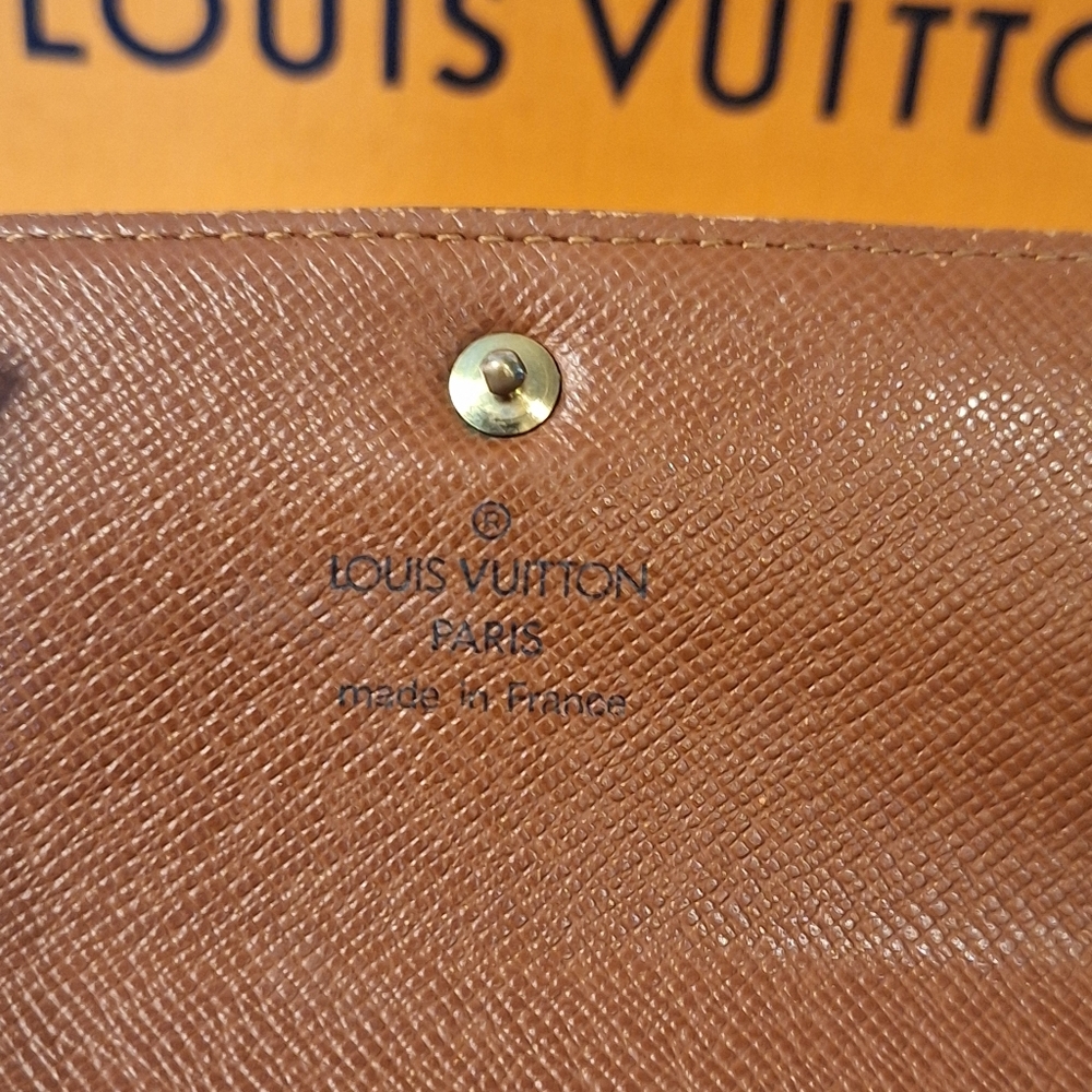 Louis Vuitton Vintage Monogram Wallet - Picture 8 of 13